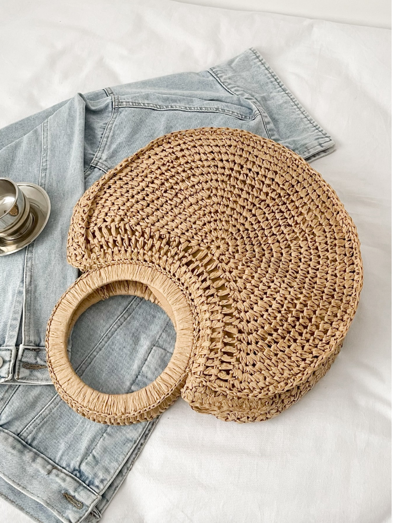 Round Straw Tote with Tassels