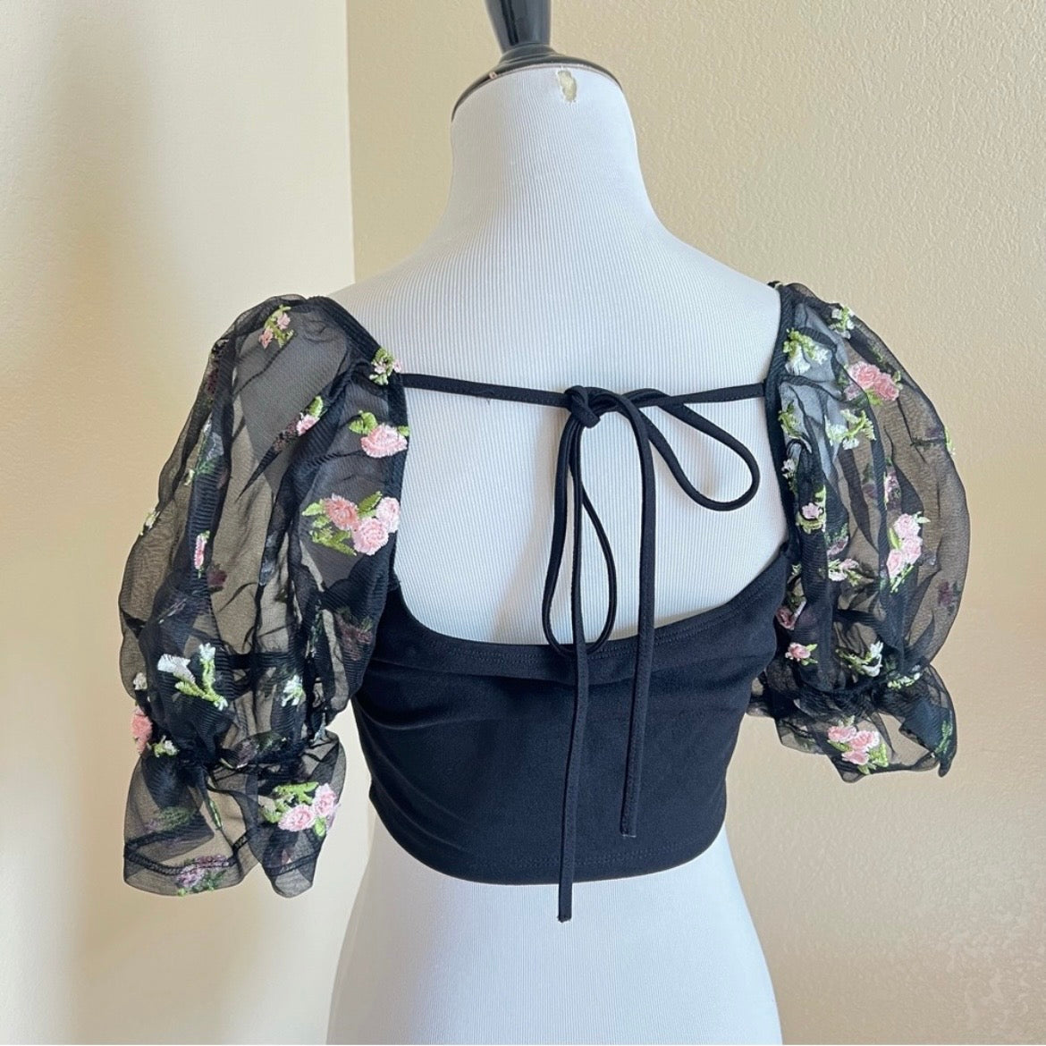 Black Floral Puff Sleeve Blouse