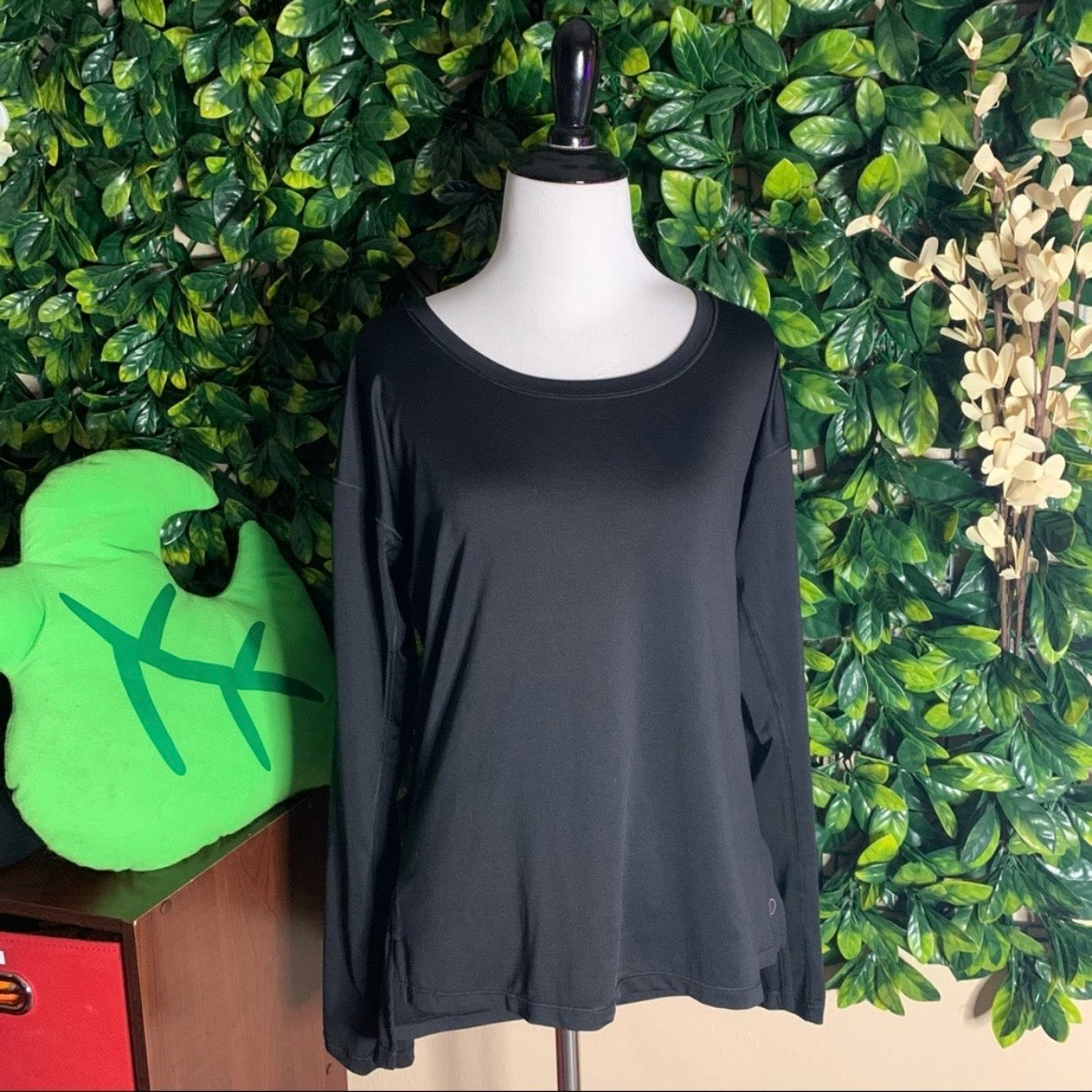 Black Cutout Athletic Top
