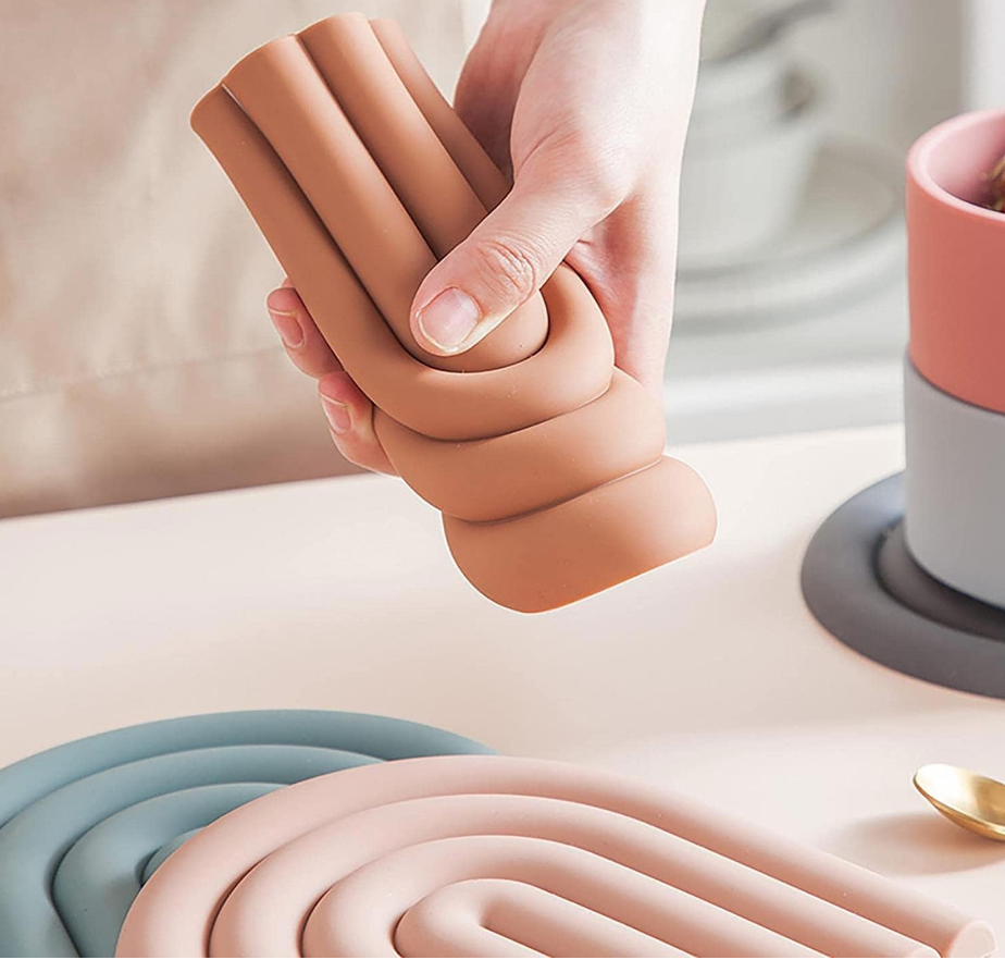 Arched Silicone Trivet Pair in Blush