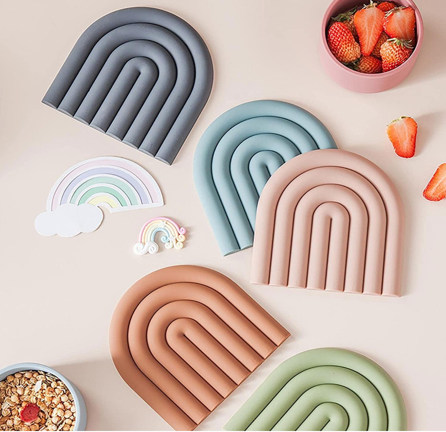 Arched Silicone Trivet Pair in Blush