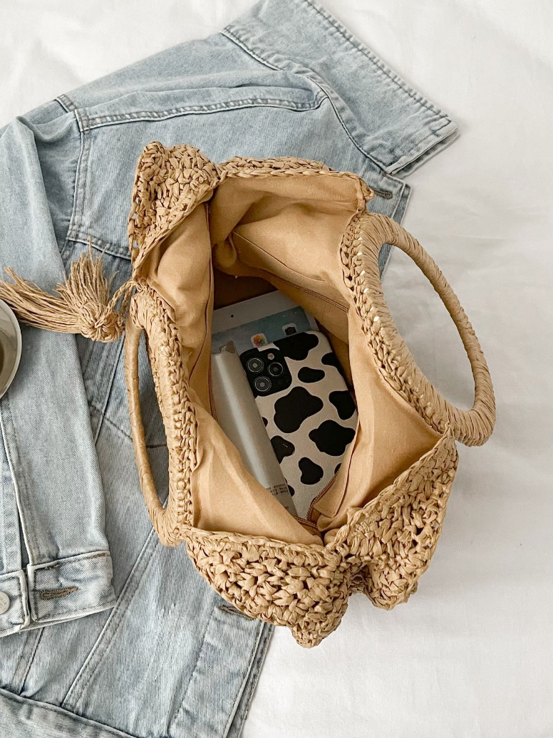 Round Straw Tote with Tassels